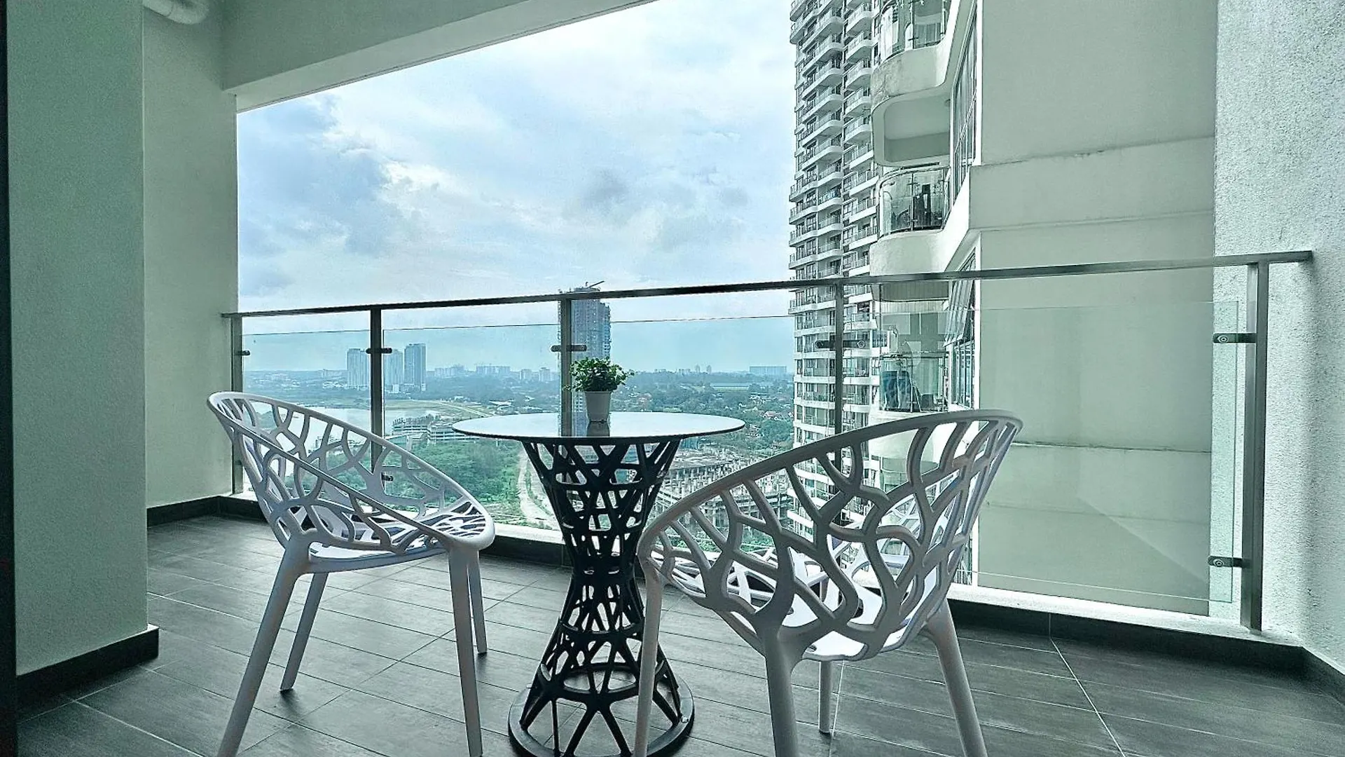 Country Garden Danga Bay Sea View Homestay By Stayrene Johor Bahru 0*,
